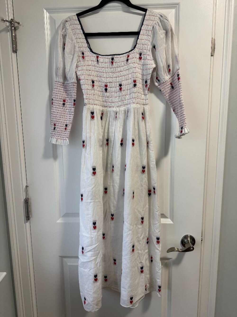EUC steele White Long Sleeve Heart Dress - Size Small